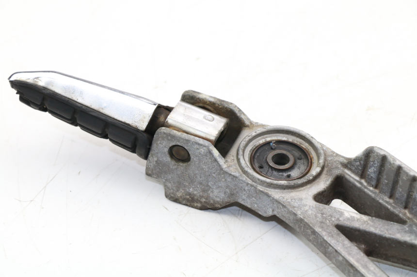 photo de REAR LEFT FOOTREST MOUNT YAMAHA FZX FAZER 750 (1987 - 1998)