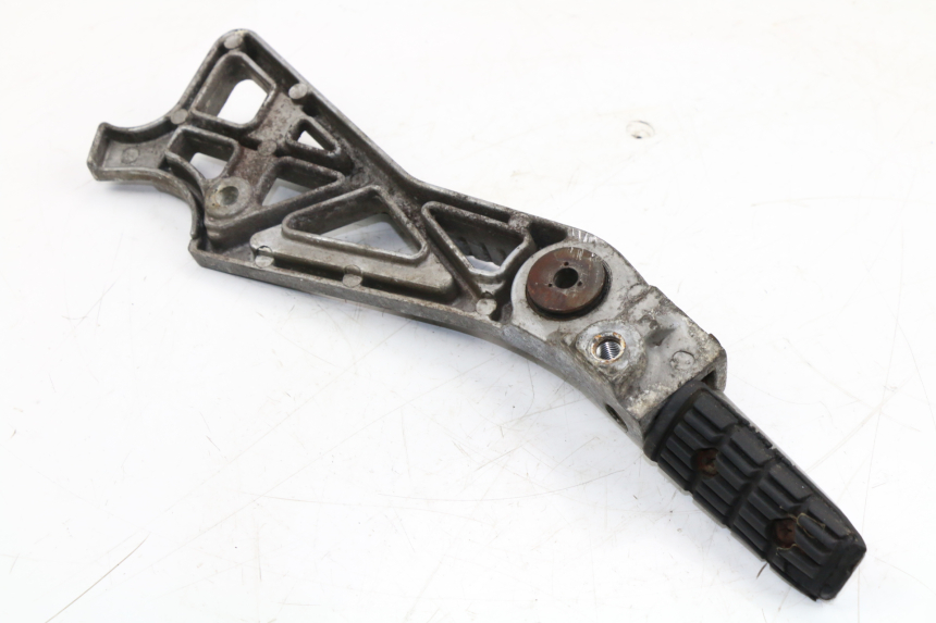 photo de REAR LEFT FOOTREST MOUNT YAMAHA FZX FAZER 750 (1987 - 1998)