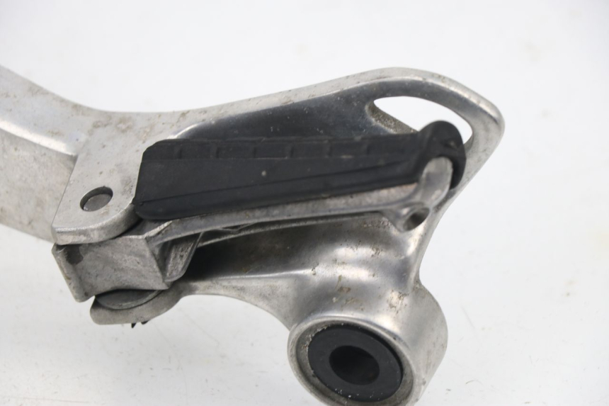 photo de REAR LEFT FOOTREST MOUNT YAMAHA TDM 3VD 850 (1991 - 1995)