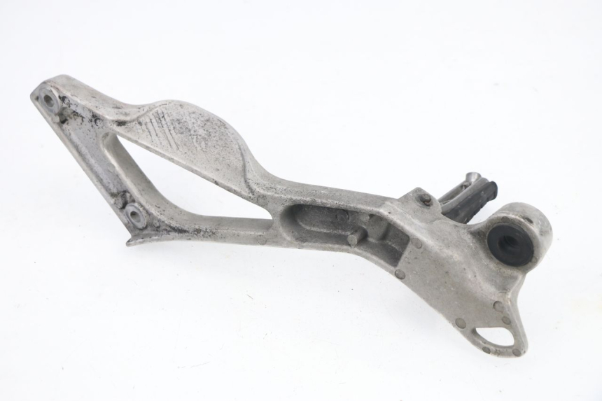 photo de REAR LEFT FOOTREST MOUNT YAMAHA TDM 3VD 850 (1991 - 1995)