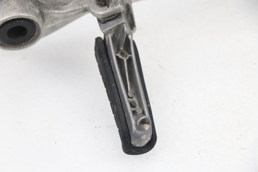 photo de REAR LEFT FOOTREST MOUNT YAMAHA TDM 3VD 850 (1991 - 1995)