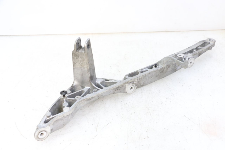 photo de REAR LEFT FOOTREST MOUNT YAMAHA YP T-MAX TMAX 530 (2017 - 2020)