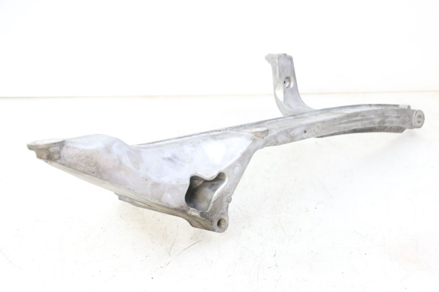 photo de REAR LEFT FOOTREST MOUNT YAMAHA YP T-MAX TMAX 530 (2017 - 2020)