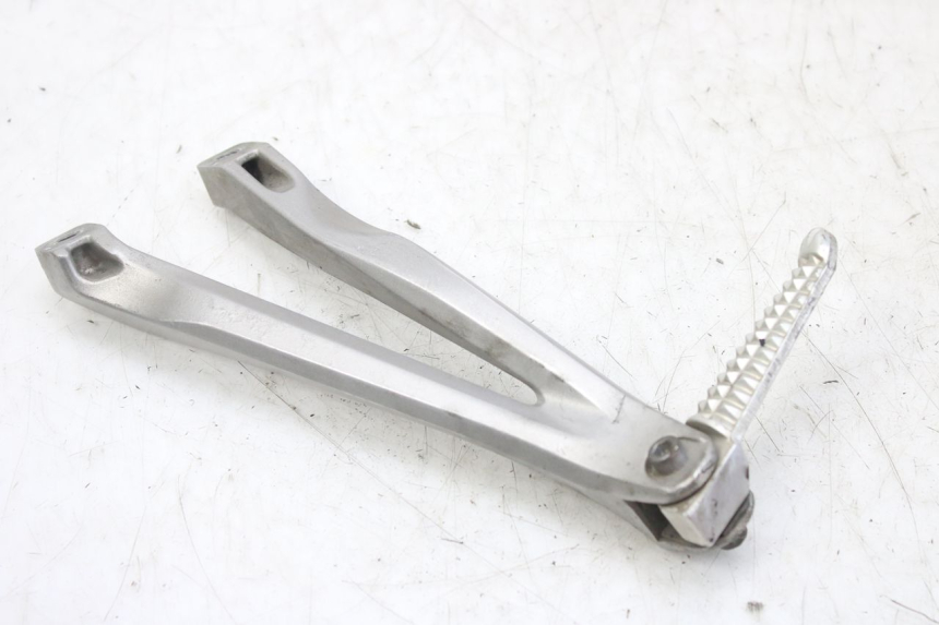 photo de LEFT REAR FOOTREST MOUNTING PLATE YAMAHA YZF R1 1000 (2007 - 2008)
