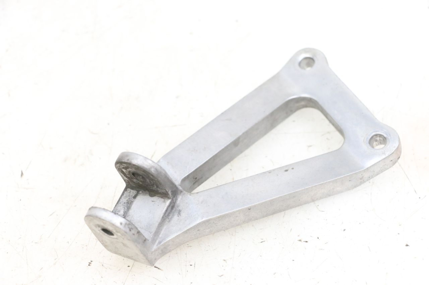 photo de REAR LEFT FOOTREST MOUNT KAWASAKI ZR 7 750 (1999 - 2001) - Product overview
