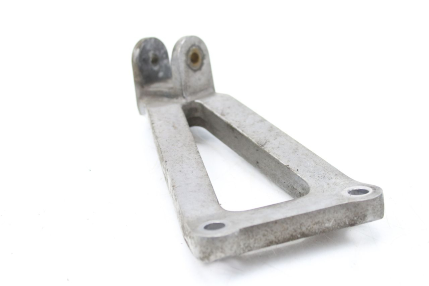 photo de REAR LEFT FOOTREST MOUNT KAWASAKI ZR7 ZR-7 S 750 (1999 - 2004)