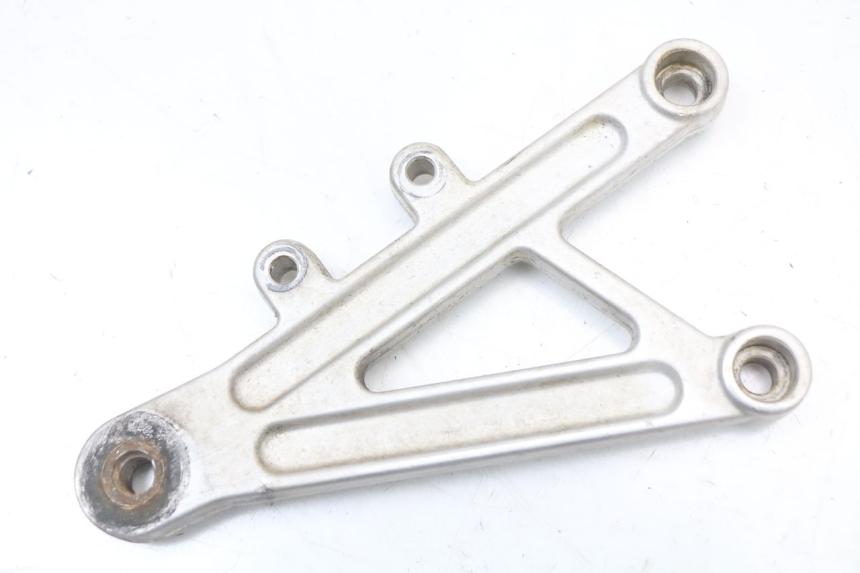 photo de FRONT RIGHT FOOTREST MOUNT APRILIA RS 50 (2006 - 2010)