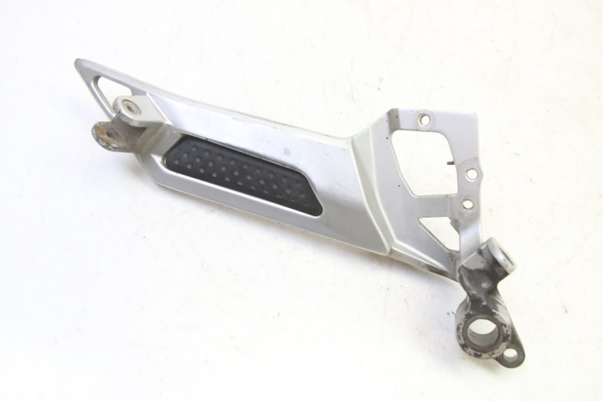 photo de FRONT RIGHT FOOTREST MOUNTING PLATE YAMAHA FJR ABS 1300 (2006 - 2012)