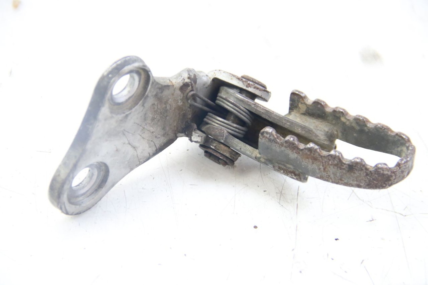 photo de RIGHT FRONT FOOTREST BRACKET HONDA CRF CR-F 100 (2004 - 2013)
