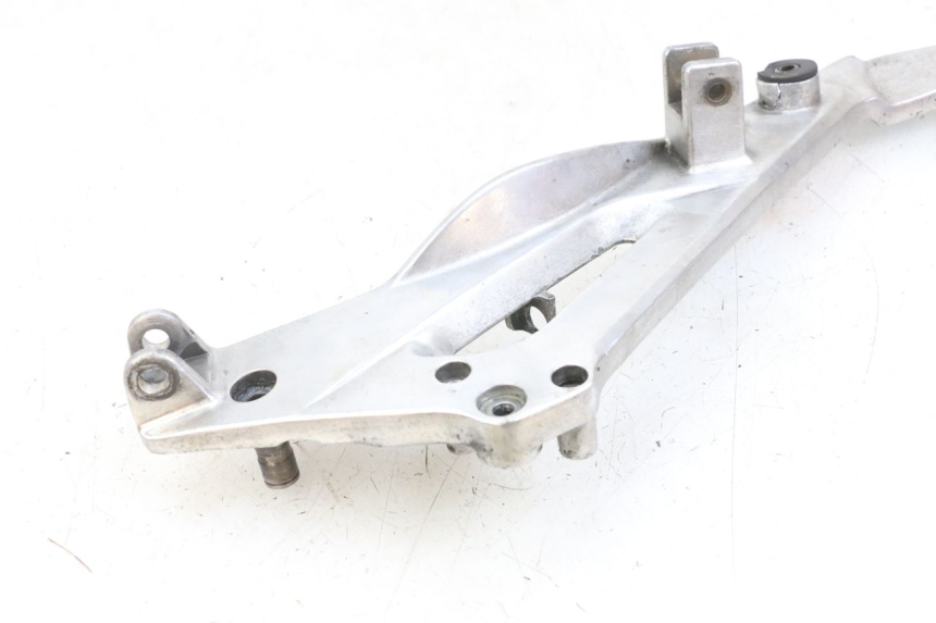 photo de RIGHT FRONT FOOTREST BRACKET HONDA NTV DEAUVILLE 650 (1998 - 2001)