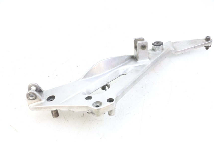 photo de RIGHT FRONT FOOTREST BRACKET HONDA NTV DEAUVILLE 650 (1998 - 2001)