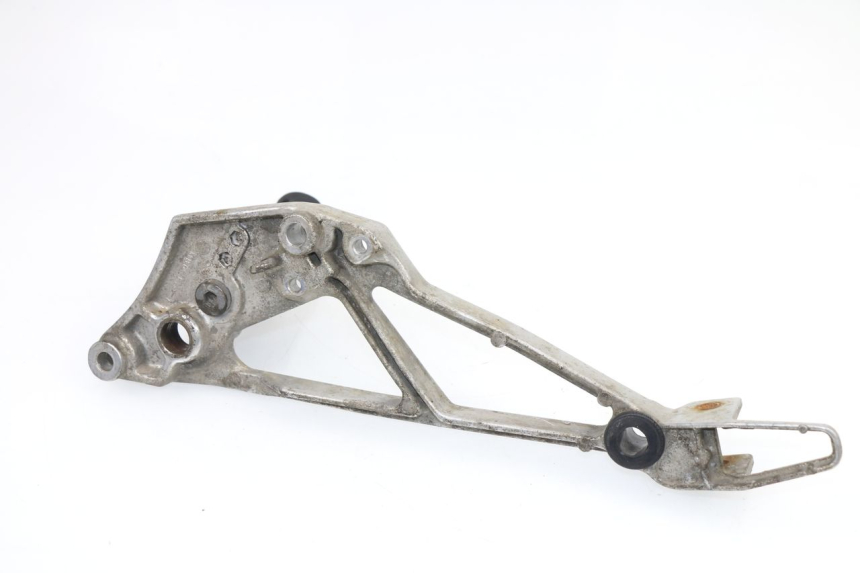 photo de FRONT RIGHT FOOTREST MOUNT HONDA VF 1000 (1984 - 1988)