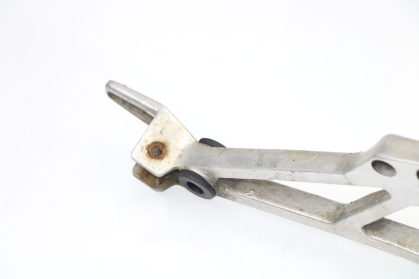 photo de FRONT RIGHT FOOTREST MOUNT HONDA VF 1000 (1984 - 1988)