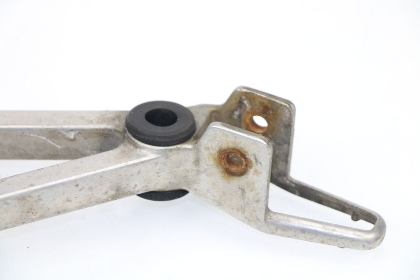 photo de FRONT RIGHT FOOTREST MOUNT HONDA VF 1000 (1984 - 1988)
