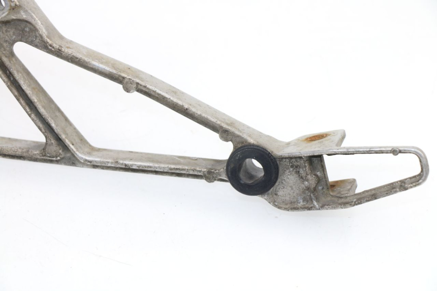 photo de FRONT RIGHT FOOTREST MOUNT HONDA VF 1000 (1984 - 1988)