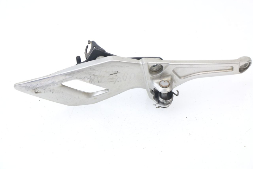 photo de FRONT RIGHT FOOTREST MOUNT HONDA VFR F 1200 (2010 - 2015)