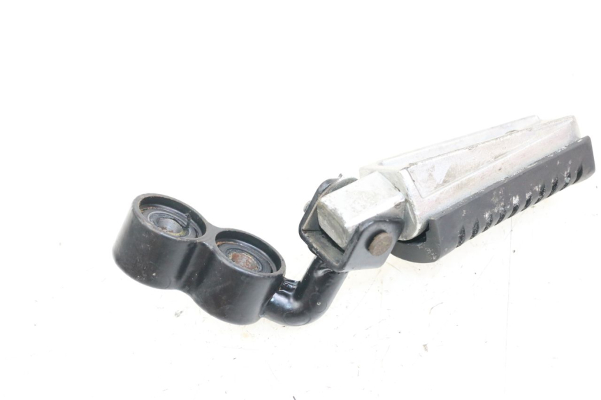 photo de FRONT RIGHT FOOTREST MOUNT KYMCO K-PW K-PIPE 50 (2012 - 2017)