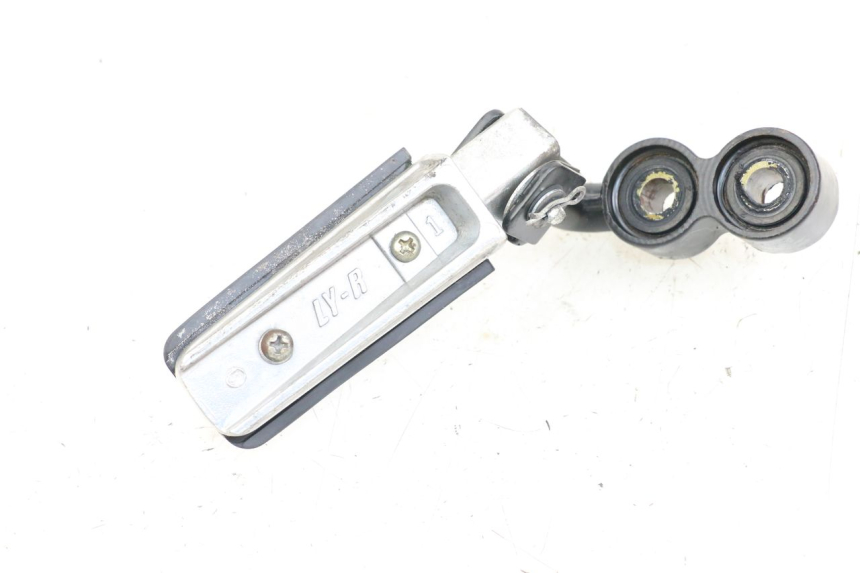 photo de FRONT RIGHT FOOTREST MOUNT KYMCO K-PW K-PIPE 50 (2012 - 2017)