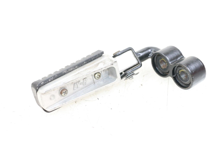 photo de FRONT RIGHT FOOTREST MOUNT KYMCO K-PW K-PIPE 50 (2012 - 2017)