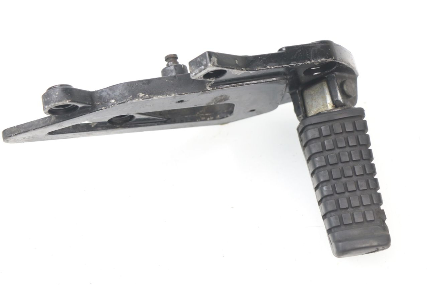 photo de FRONT RIGHT FOOTREST MOUNT KAWASAKI GPZ S 500 (1994 - 2005)