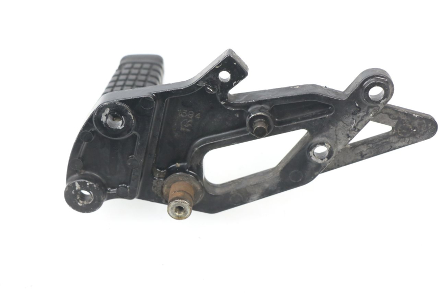 photo de FRONT RIGHT FOOTREST MOUNT KAWASAKI GPZ S 500 (1994 - 2005)