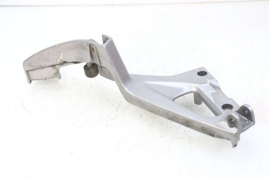 photo de FRONT RIGHT FOOTREST MOUNT HONDA NTV DEAUVILLE ABS 700 (2007 - 2016)