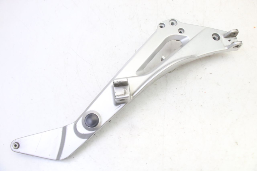 photo de FRONT RIGHT FOOTREST MOUNT HONDA NTV DEAUVILLE 650 (2001 - 2006)
