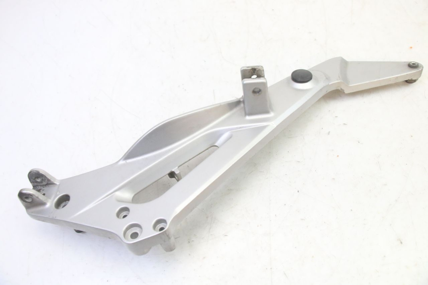 photo de FRONT RIGHT FOOTREST MOUNT HONDA NTV DEAUVILLE 650 (2001 - 2006)