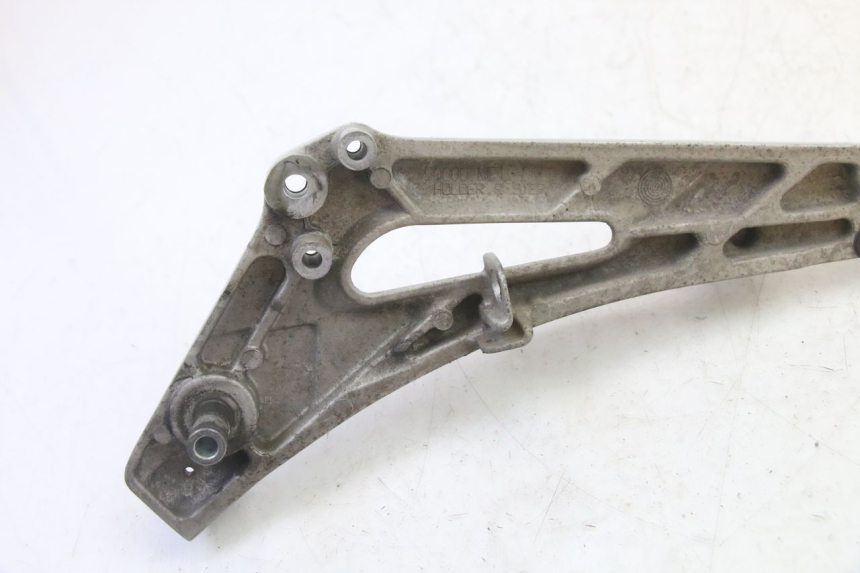 photo de FRONT RIGHT FOOTREST MOUNT HONDA NTV DEAUVILLE 650 (2001 - 2006)
