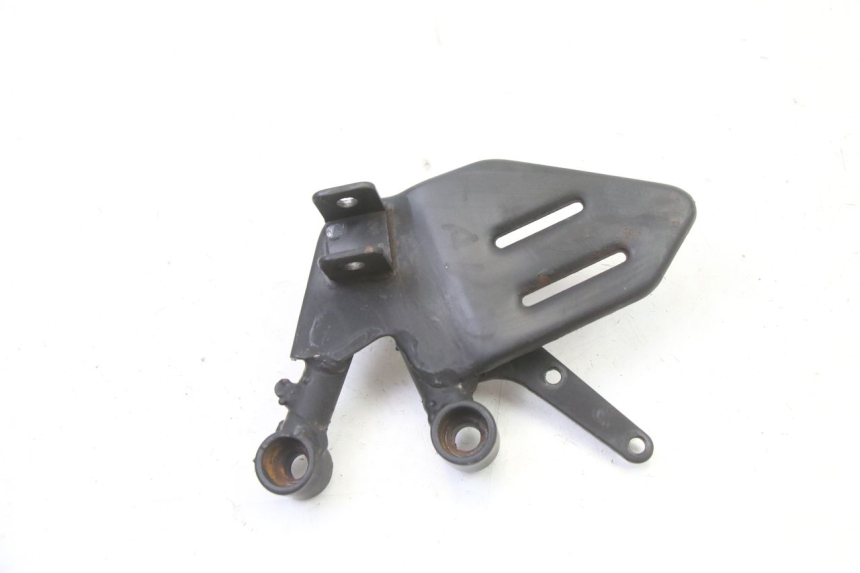 photo de FRONT RIGHT FOOTREST MOUNT MAG POWER R-STREET 50 (2016 - 2025)