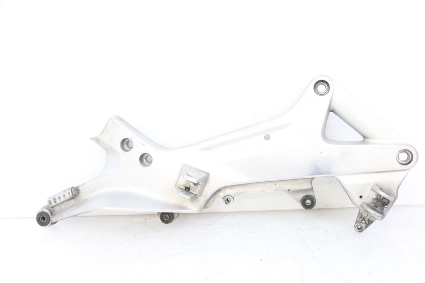 photo de FRONT RIGHT FOOTREST MOUNT HONDA ST PAN EUROPEAN 1300 (2002 - 2013)