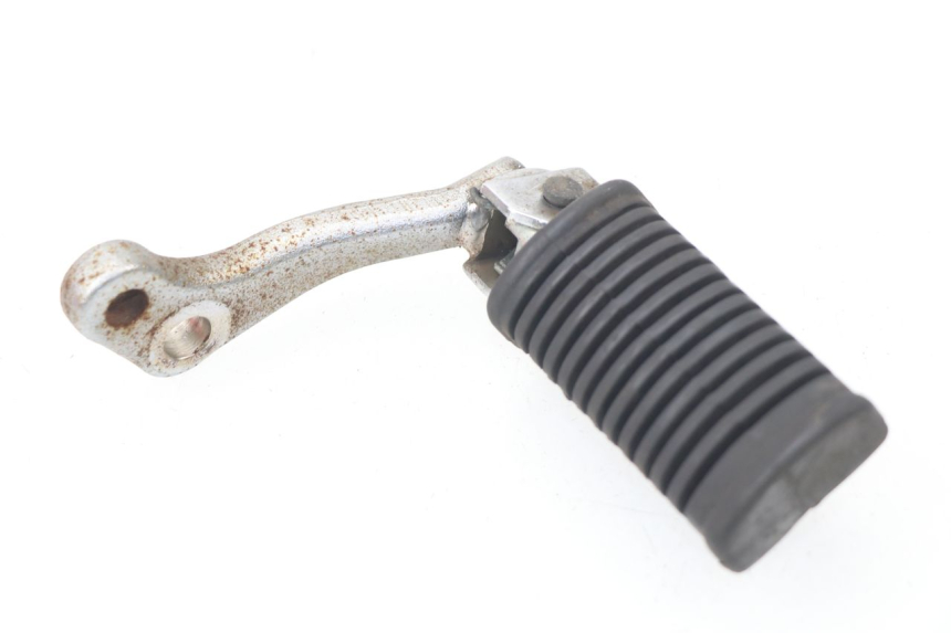 photo de FRONT RIGHT FOOTREST MOUNT SUZUKI TU X TUX VOLTY 125 (1999 - 2001)