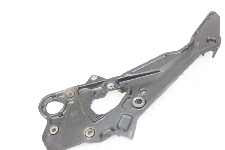 photo de FRONT RIGHT FOOTREST MOUNT YAMAHA XJ6 ABS 600 (2008 - 2016)
