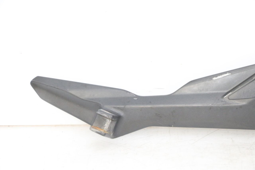 photo de FRONT RIGHT FOOTREST MOUNT YAMAHA XJ6 ABS 600 (2008 - 2016)