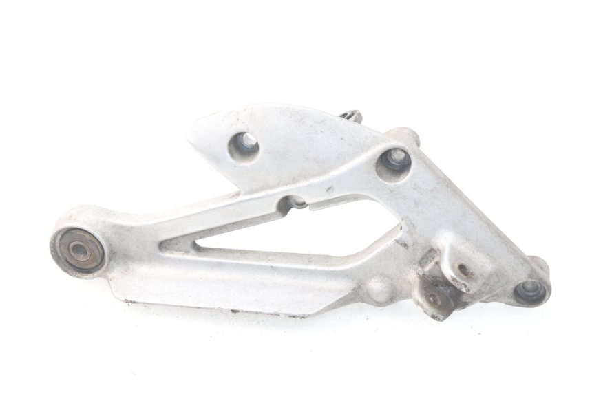 photo de FRONT RIGHT FOOTREST MOUNT YAMAHA XJ600 XJ DIVERSION 600 (1992 - 1997)