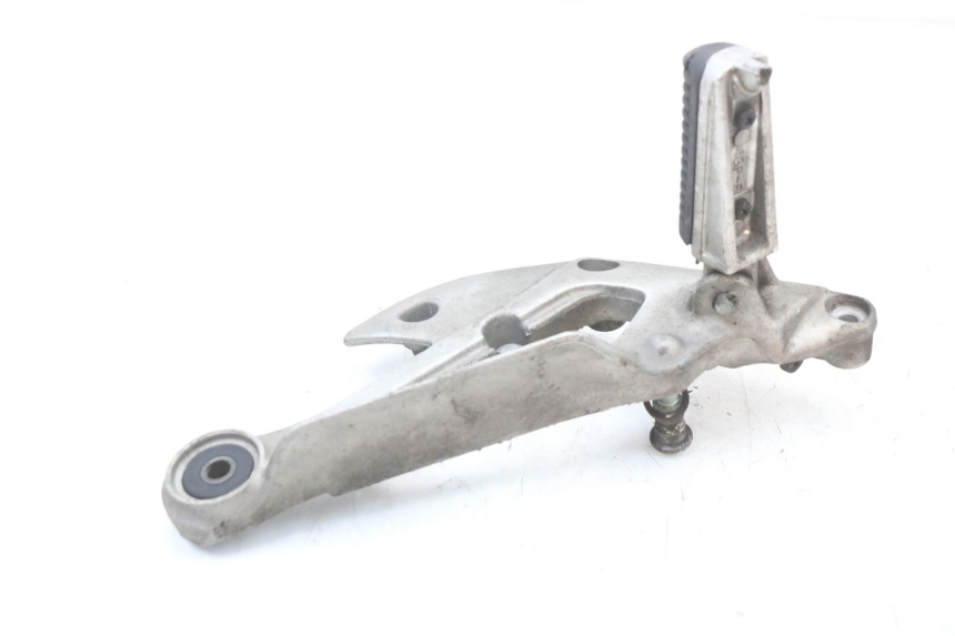 photo de FRONT RIGHT FOOTREST MOUNT YAMAHA XJ600 XJ DIVERSION 600 (1992 - 1997)