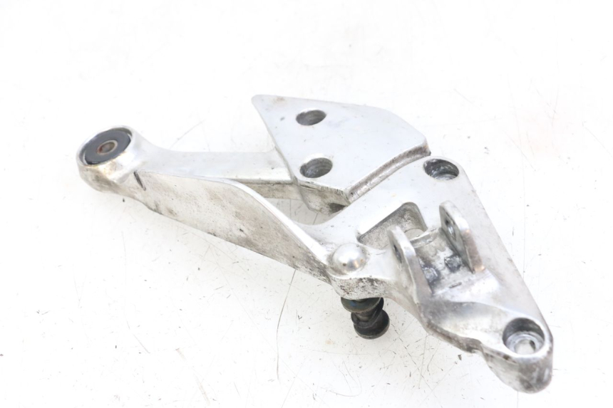 photo de FRONT RIGHT FOOTREST MOUNT YAMAHA XJS DIVERSION 600 (1997 - 1999)