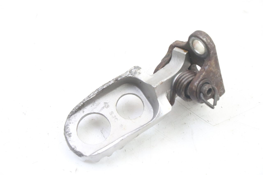 photo de FRONT RIGHT FOOTREST MOUNT YAMAHA YZ 125 (2006 - 2016)