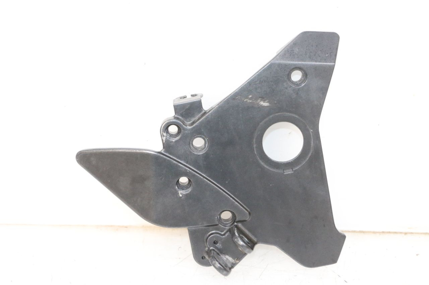 photo de FRONT RIGHT FOOTREST MOUNT KAWASAKI ZR 7 750 (1999 - 2001) - Main view