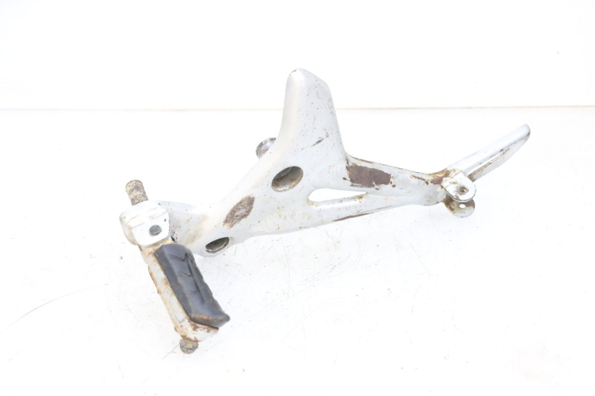 photo de FRONT LEFT FOOTREST MOUNT MAG POWER BOMBERS 4T 50 (2016 - 2026) - Component detail