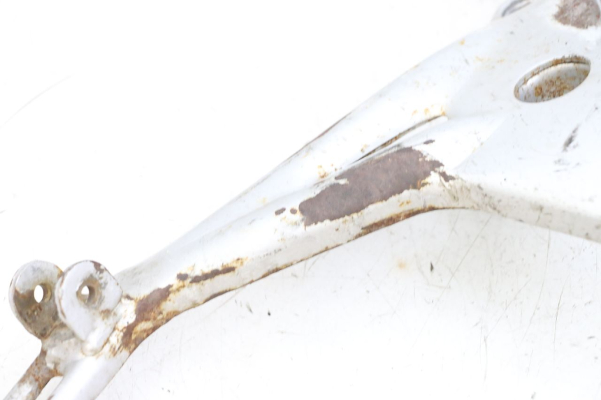 photo de FRONT LEFT FOOTREST MOUNT MAG POWER BOMBERS 4T 50 (2016 - 2026) - Surface and material condition