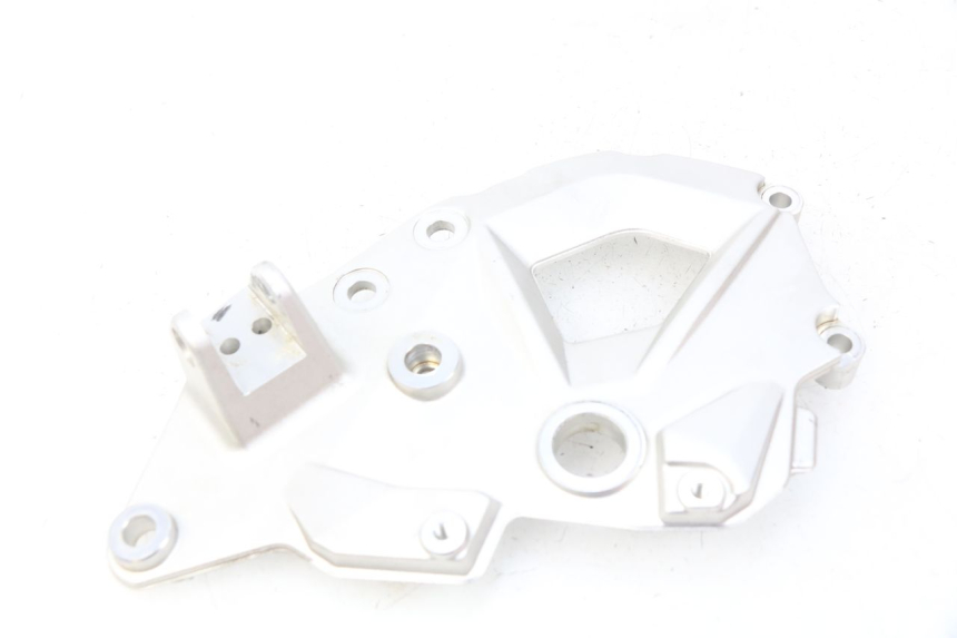 photo de FRONT LEFT FOOTREST MOUNT BMW F GS K81 850 (2018 - 2023)