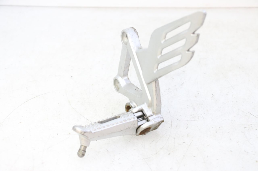 photo de FRONT LEFT FOOTREST MOUNT STAHO FH 50 (2018 - 2019)