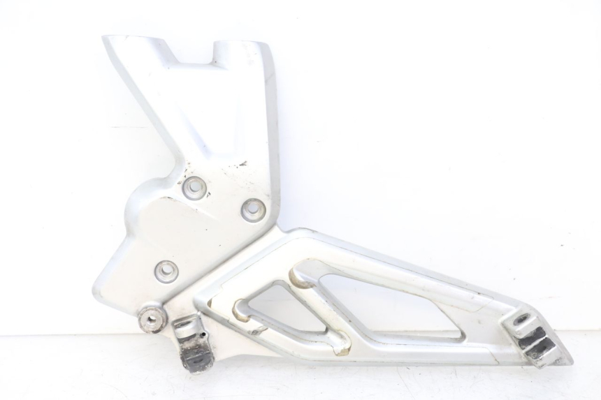 photo de FRONT LEFT FOOTREST MOUNT BMW G310 R 310 (2016 - 2020)