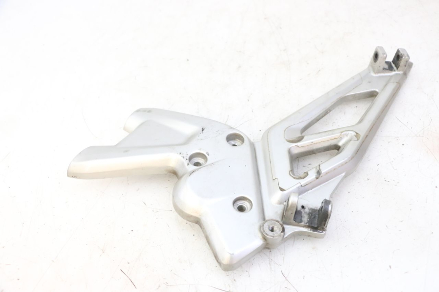 photo de FRONT LEFT FOOTREST MOUNT BMW G310 R 310 (2016 - 2020)