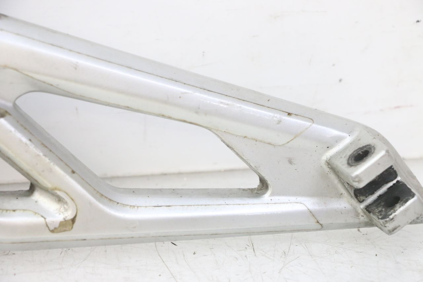 photo de FRONT LEFT FOOTREST MOUNT BMW G310 R 310 (2016 - 2020)