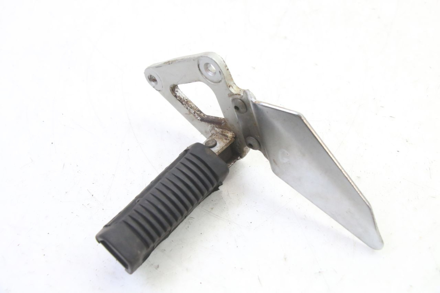 photo de FRONT LEFT FOOTREST MOUNT SUZUKI GS GSE 500 (2001 - 2003)