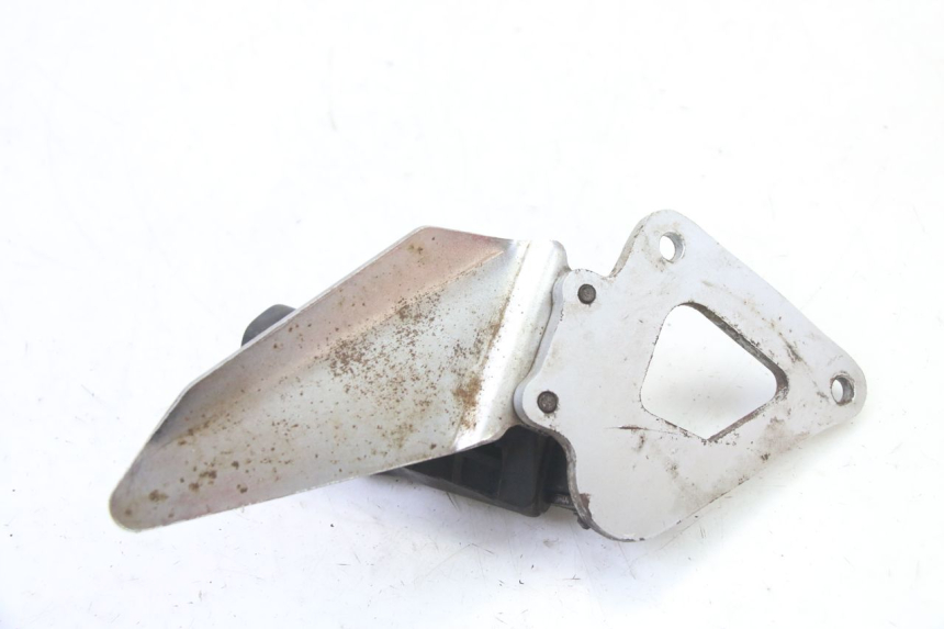 photo de FRONT LEFT FOOTREST MOUNT SUZUKI GS GSE 500 (2001 - 2003)