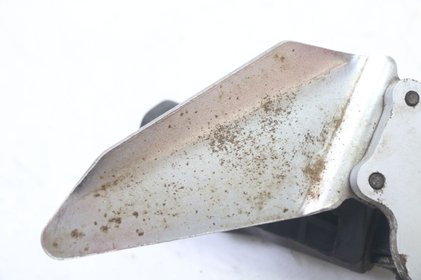 photo de FRONT LEFT FOOTREST MOUNT SUZUKI GS GSE 500 (2001 - 2003)