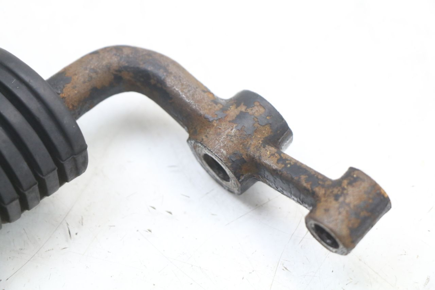 photo de FRONT LEFT FOOTREST MOUNT SUZUKI GSX E 250 (1982 - 1983)